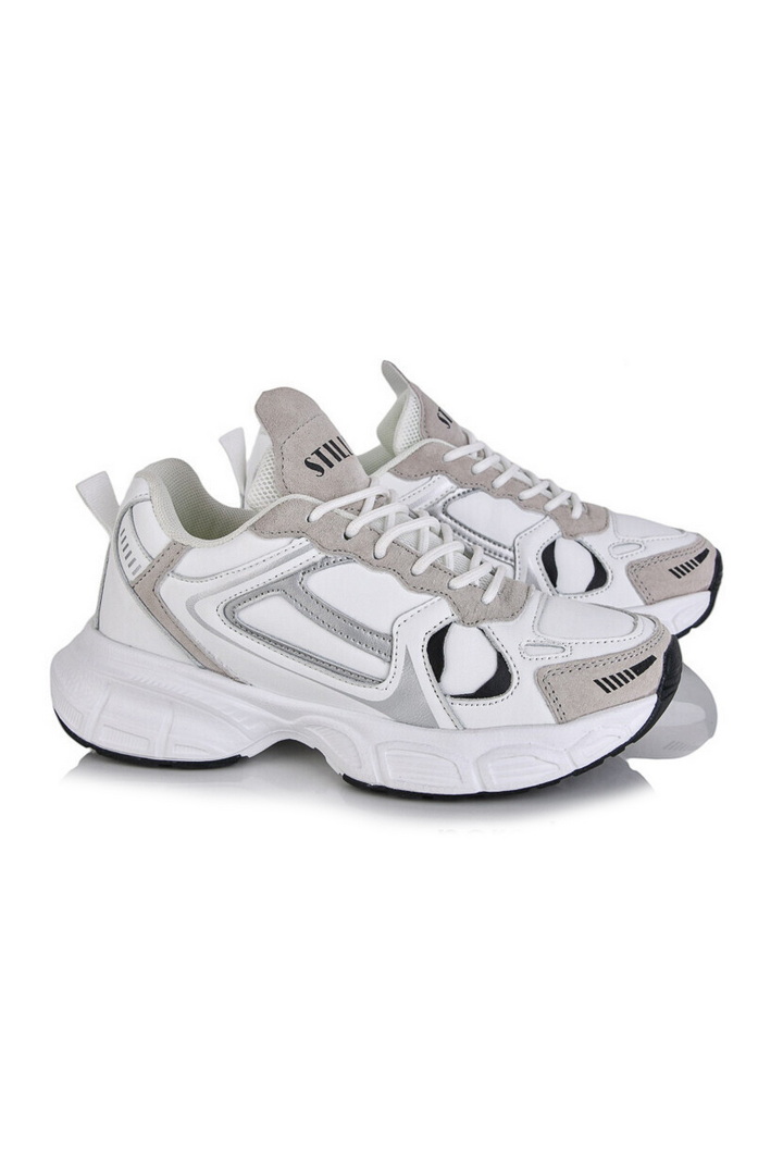 Кросівки жіночі