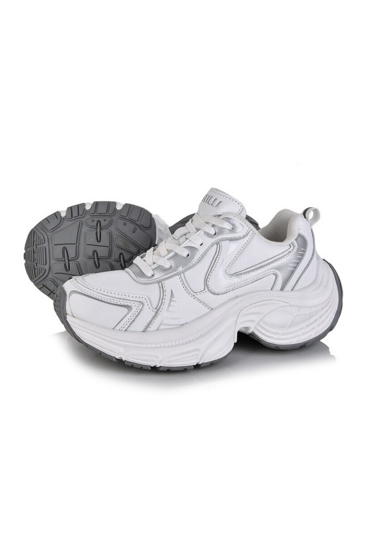 Кросівки жіночі