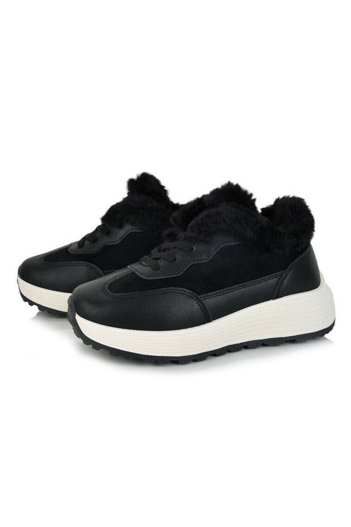 Кросівки жіночі