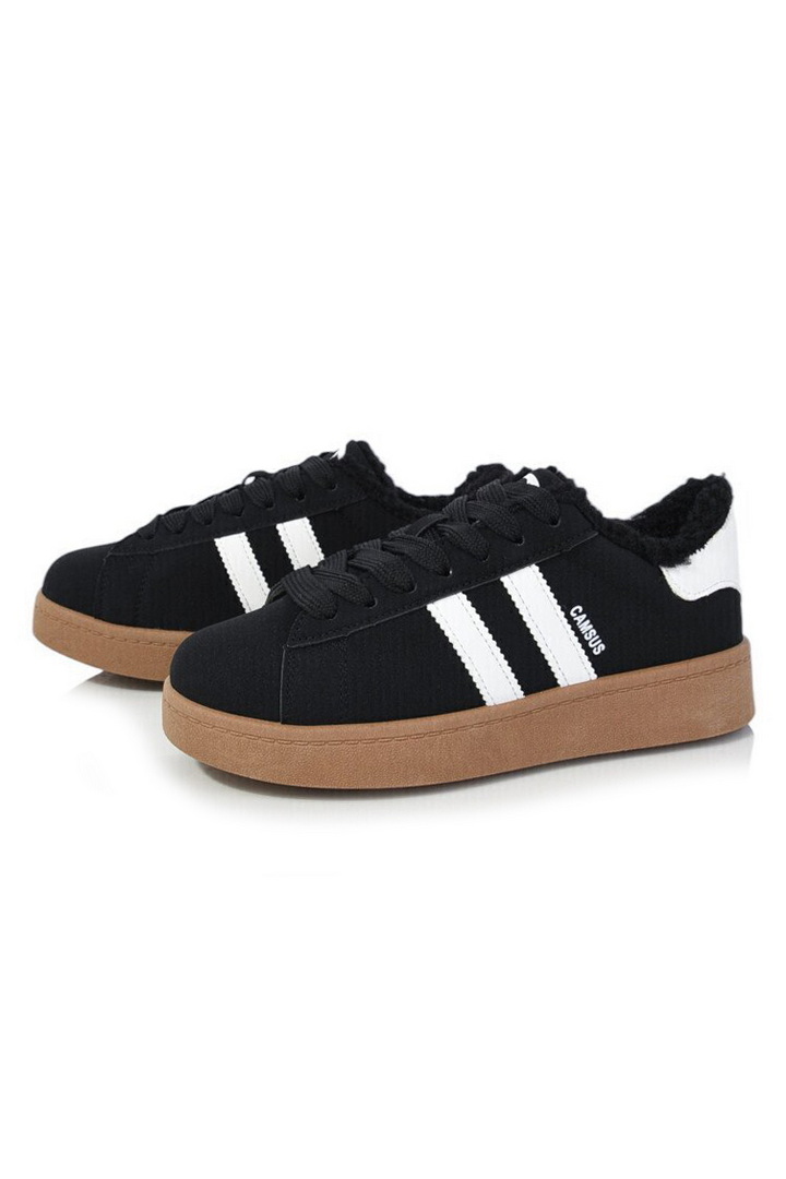 Кросівки жіночі