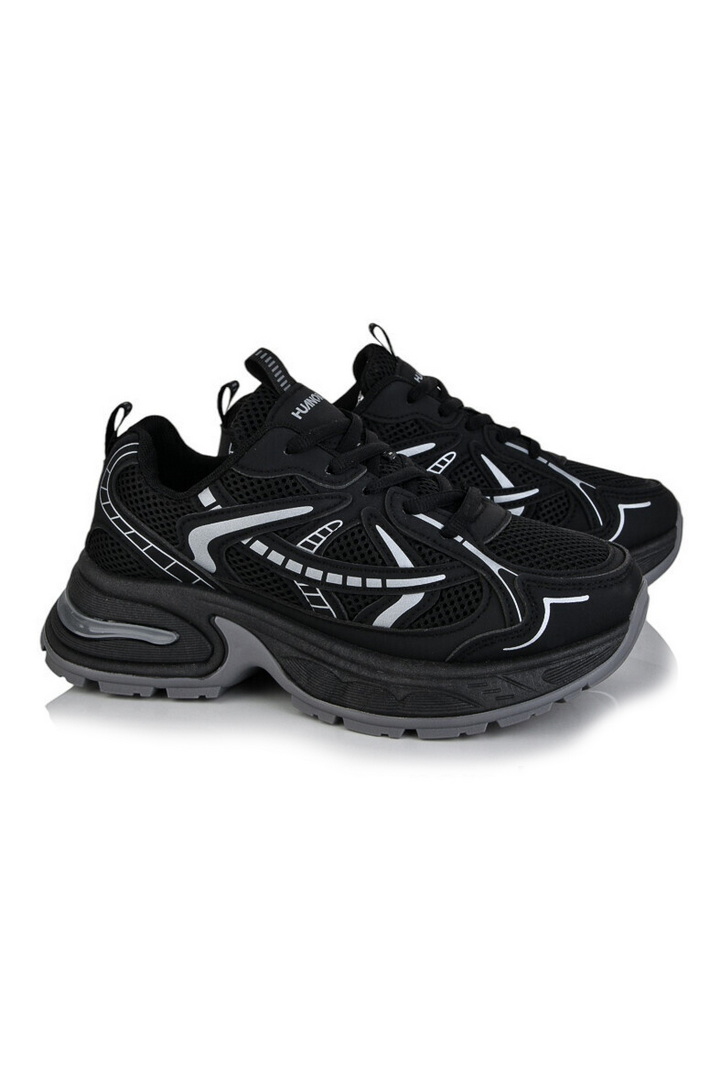 Кросівки жіночі