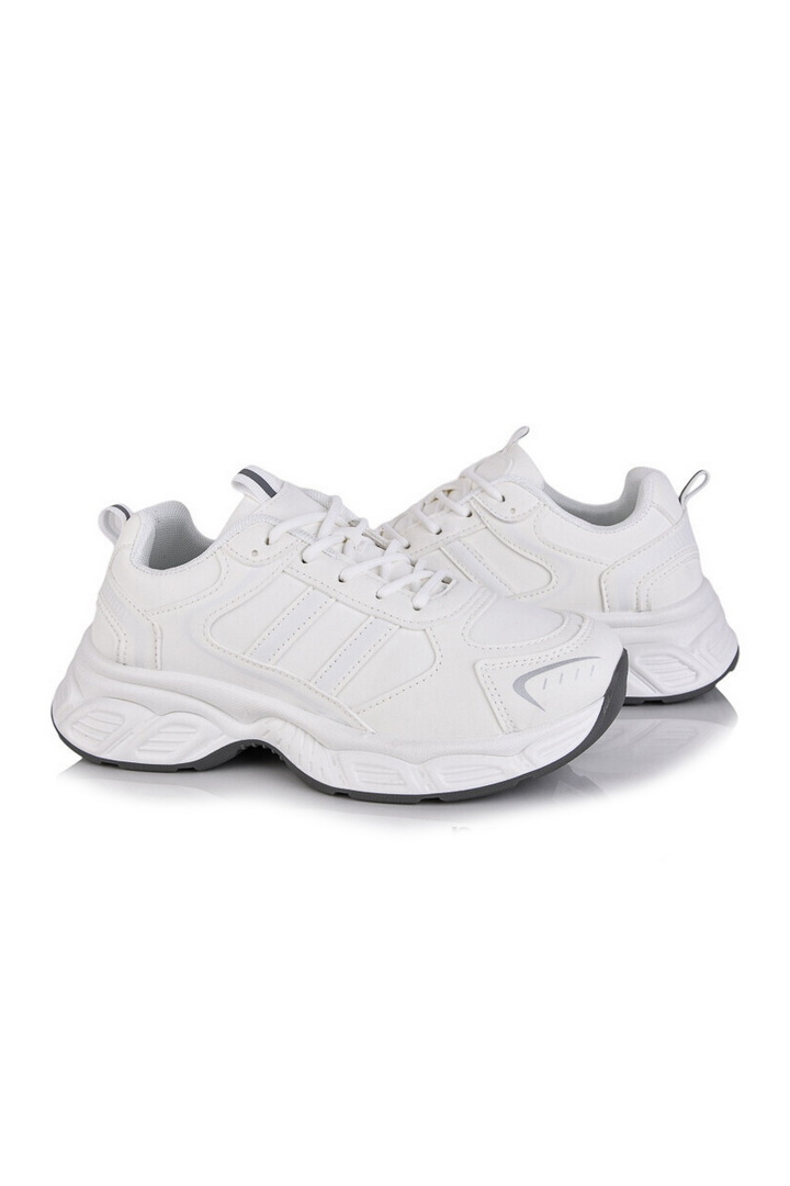 Кросівки жіночі