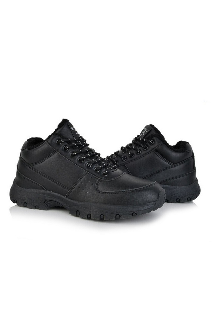 Кросівки чоловічі