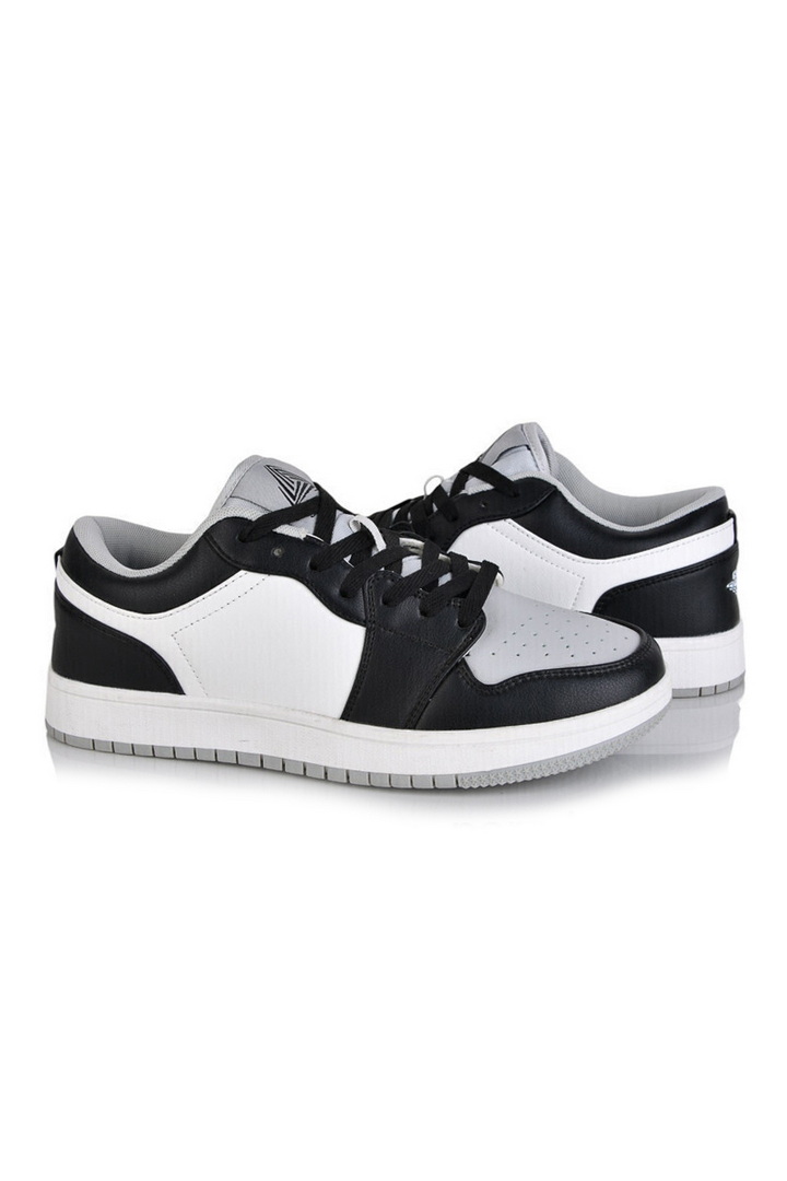 Кросівки чоловічі