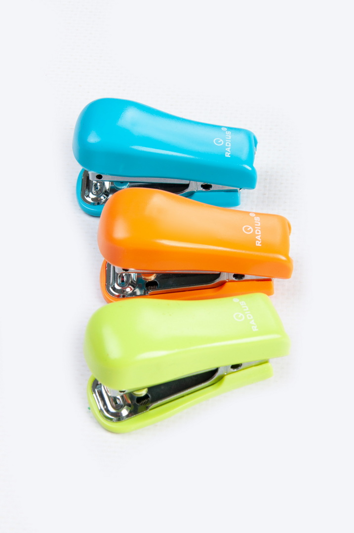 Степлер №10, 5,9х2,8х2,4 см, пластиковий, Radius