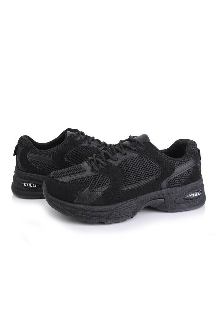 Кросівки жіночі