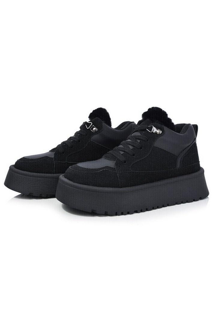 Кросівки жіночі